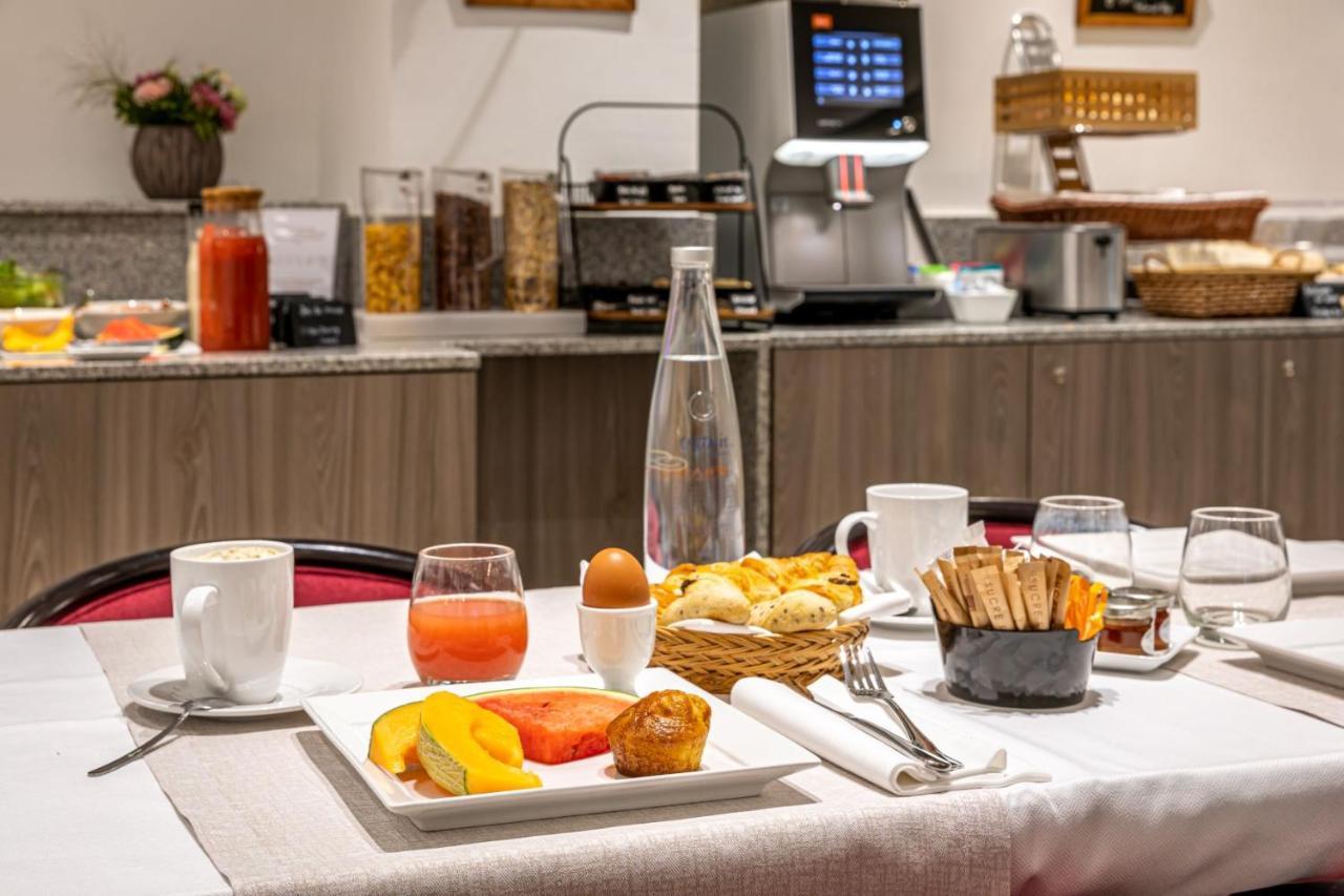Fraser Suites Paris La Defense Курбьовоа Екстериор снимка Breakfast at the hotel
