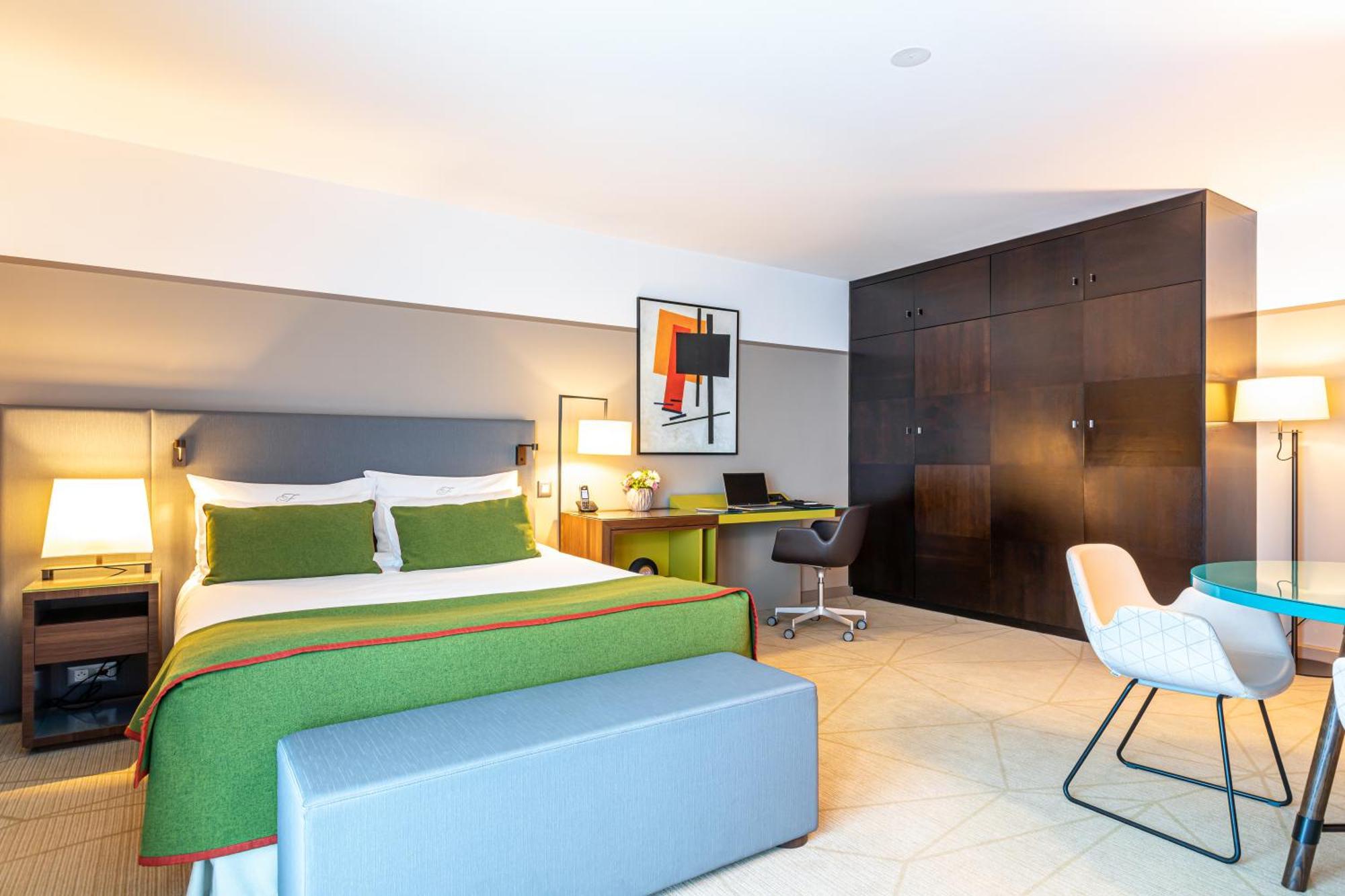 Fraser Suites Paris La Defense Курбьовоа Екстериор снимка A room at the hotel