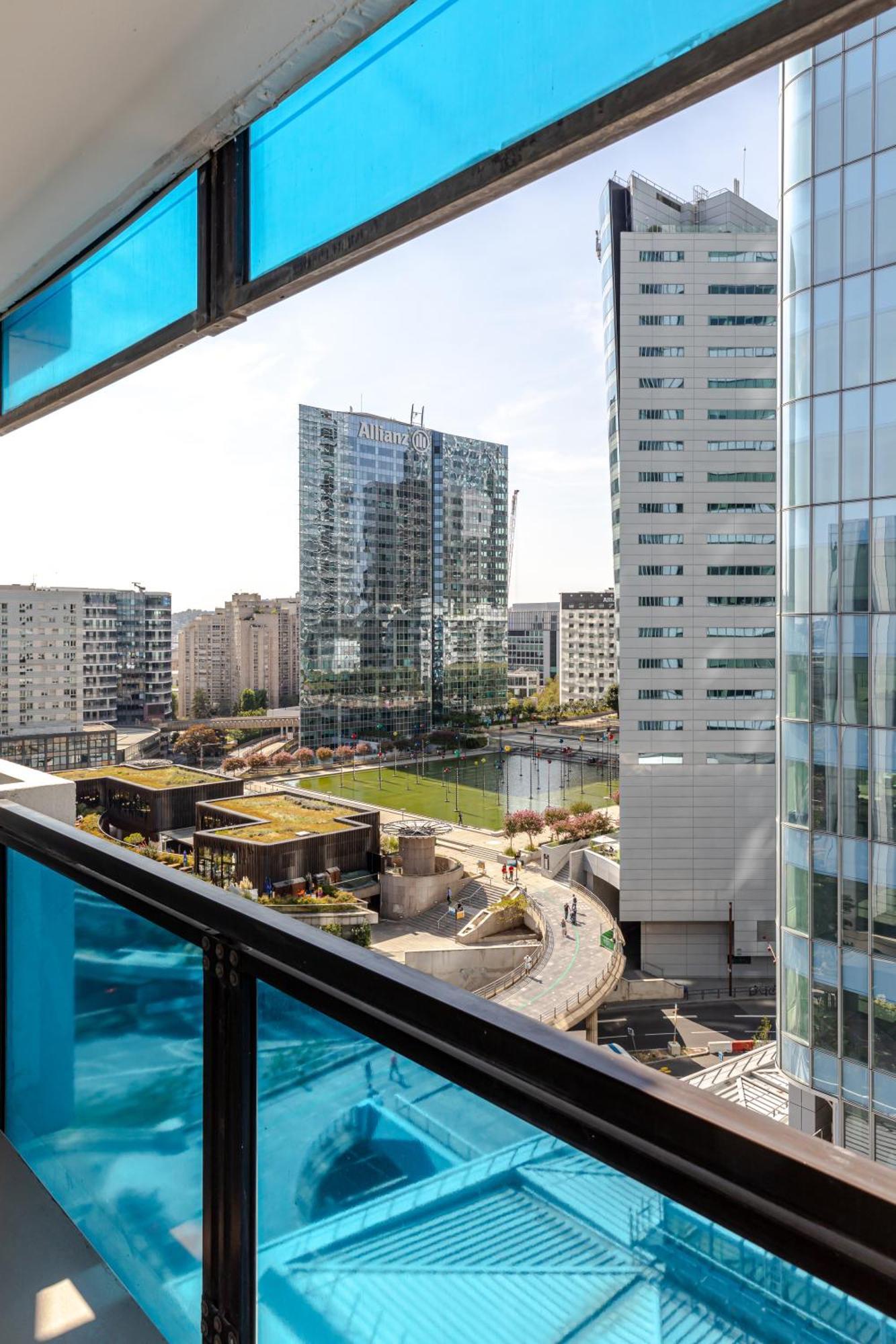 Fraser Suites Paris La Defense Курбьовоа Екстериор снимка View of the residential area